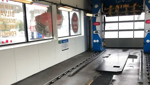 Rengjøring av bilvaskehaller